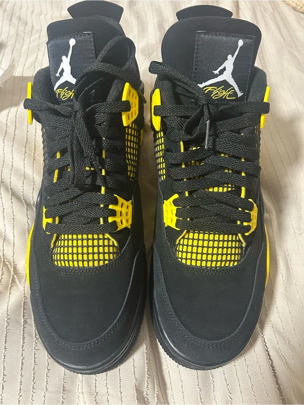 Jordan 4 Thunder